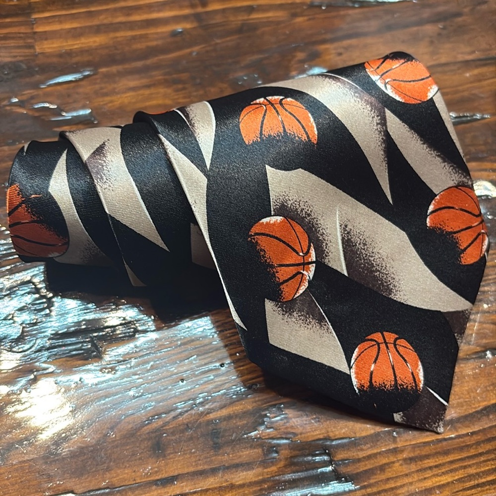 Roberto‎ Cellini Mens Vintage Basketball Print Silk Tie – Novelty